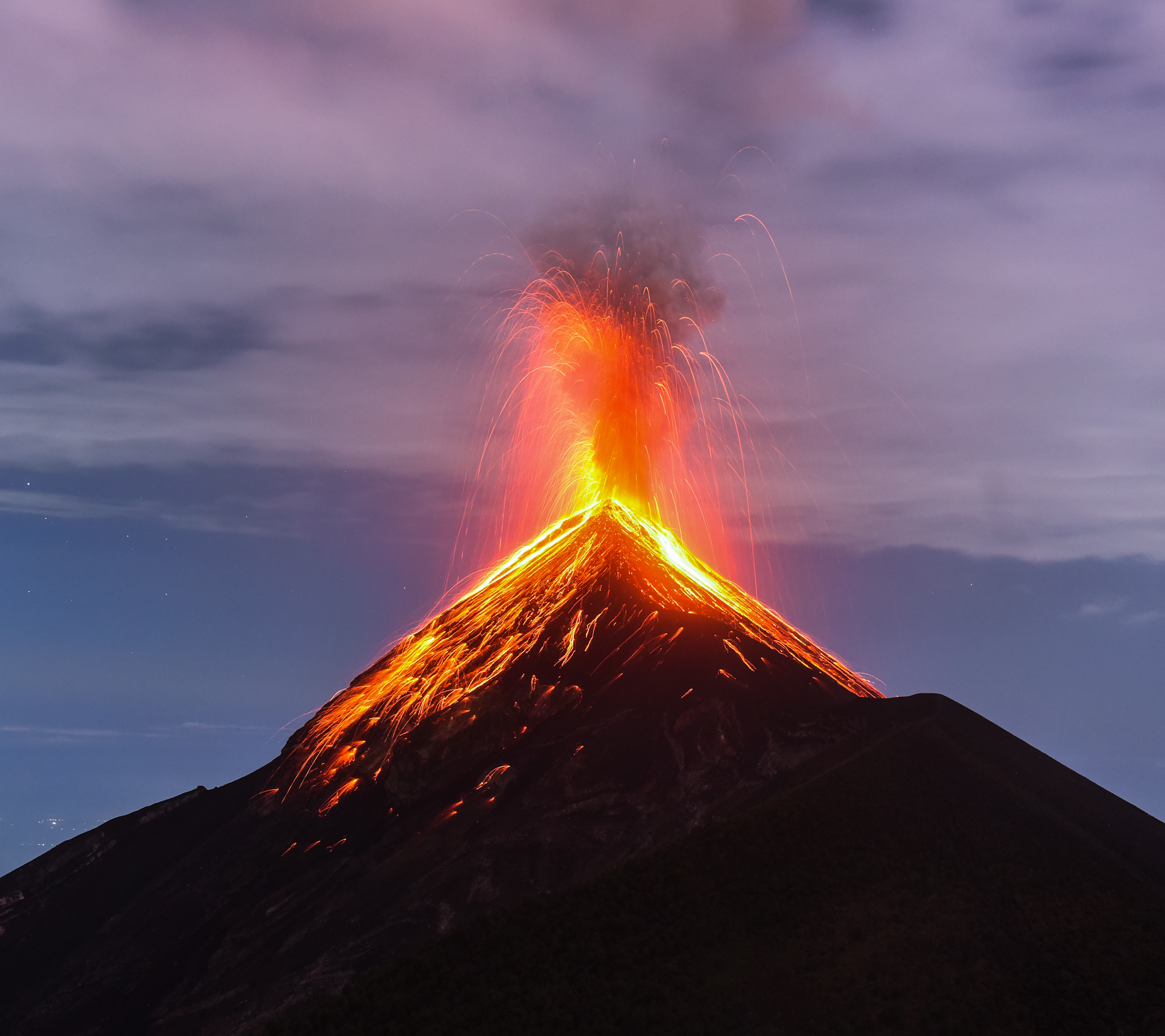Volcán de Fuego erupting, seen from Acatenango.